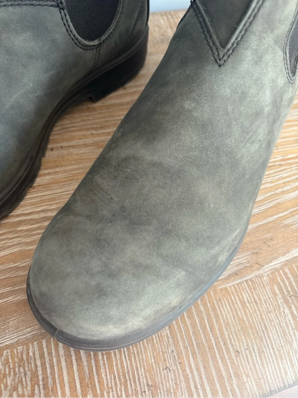Men’s Blundstone 587 Chelsea Boot - Rustic Black, Size 11